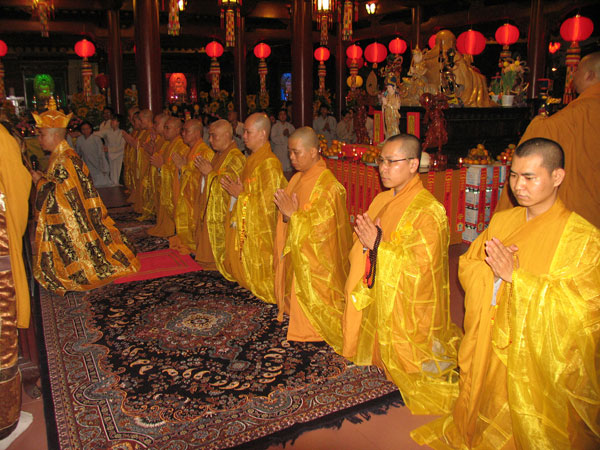 Chiếc Áo Cà Sa – Biểu Trưng Của Sự Giác Ngộ Và Phật Pháp